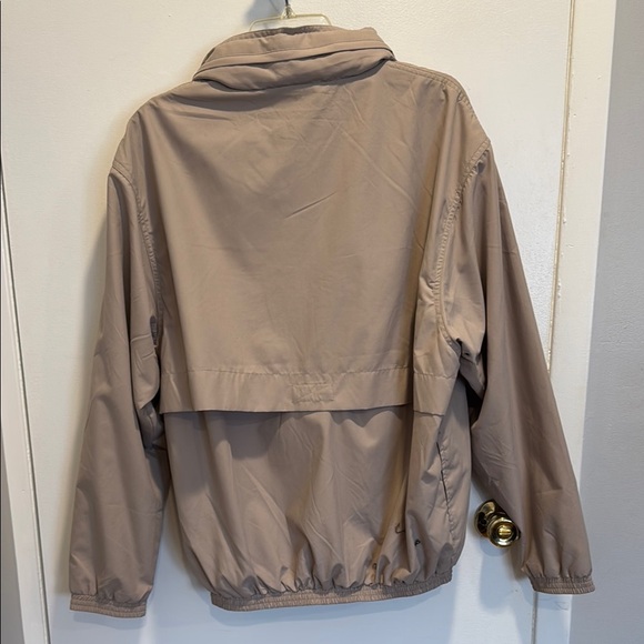 Resorts Atlantic City Tan and Blue Windbreaker with Dark Collar and Relaxed Fit - Picture 4 of 4